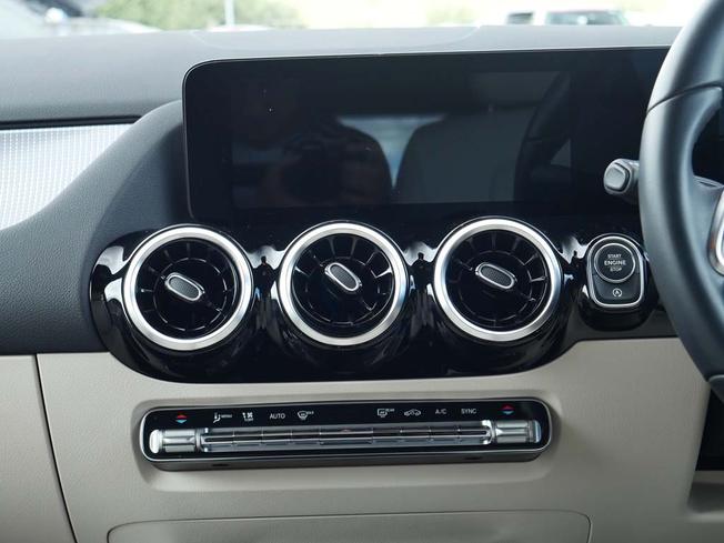 Mercedes-Benz B Class Photo 46