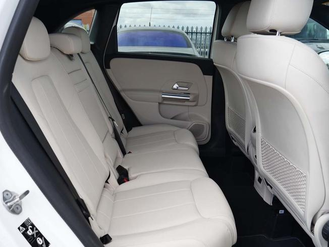 Mercedes-Benz B Class Photo 8