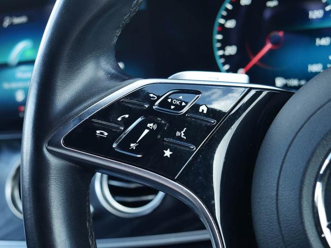 MERCEDES-BENZ E Class Photo 12