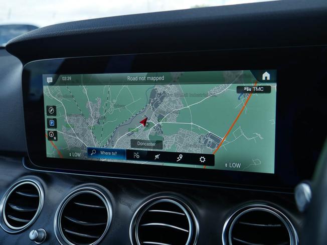 MERCEDES-BENZ E Class Photo 24