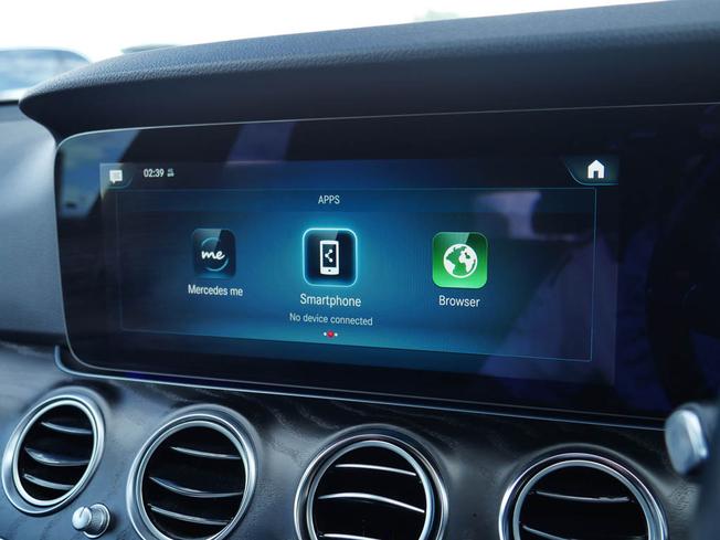 MERCEDES-BENZ E Class Photo 25
