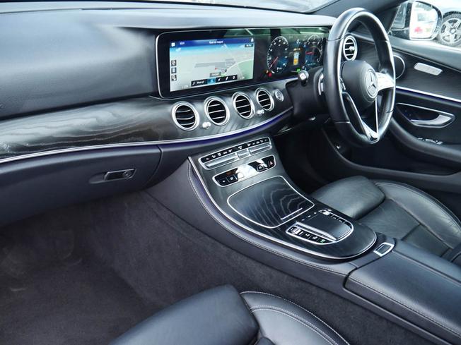 MERCEDES-BENZ E Class Photo 3