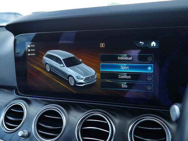 MERCEDES-BENZ E Class Photo 30