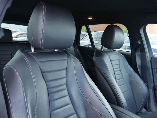 MERCEDES-BENZ E Class Photo 36