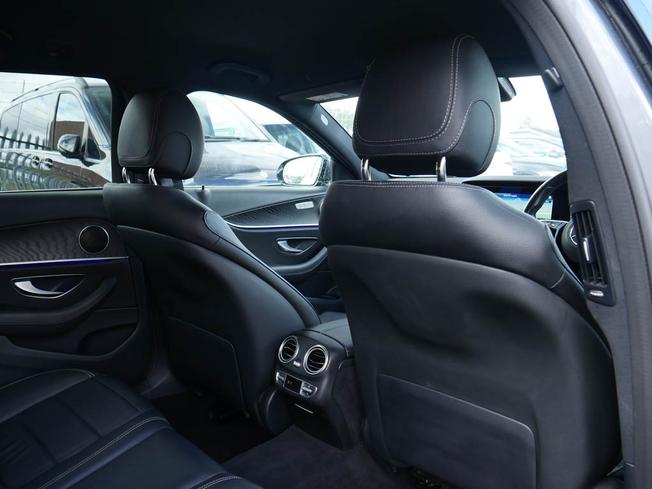 MERCEDES-BENZ E Class Photo 38