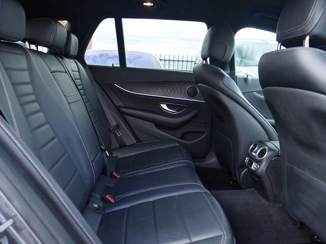 MERCEDES-BENZ E Class Photo 8