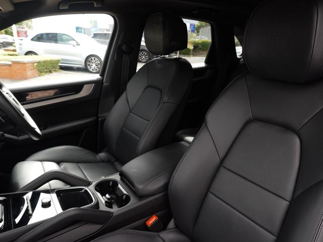 PORSCHE Cayenne Photo 13