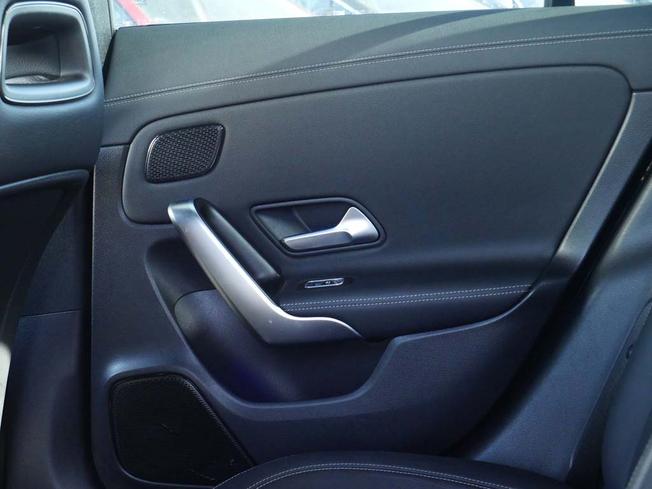 MERCEDES-BENZ Cla Class Photo 41