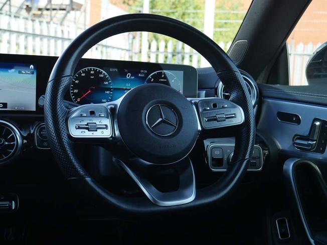 MERCEDES-BENZ Cla Class Photo 42