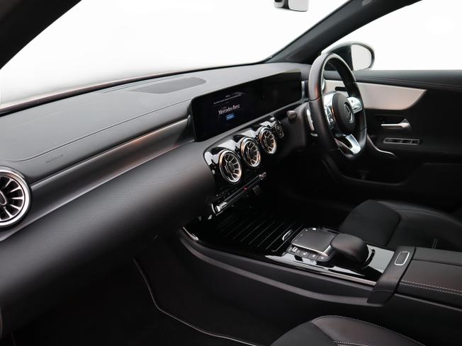 MERCEDES-BENZ A Class Photo 18