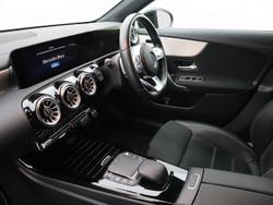 MERCEDES-BENZ A Class Photo 3
