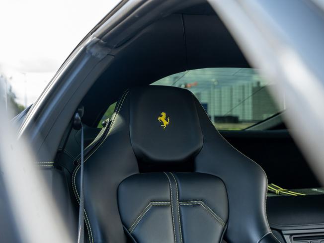 FERRARI F12 Berlinetta Photo 18