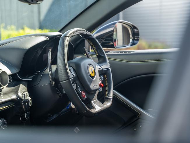 FERRARI F12 Berlinetta Photo 22