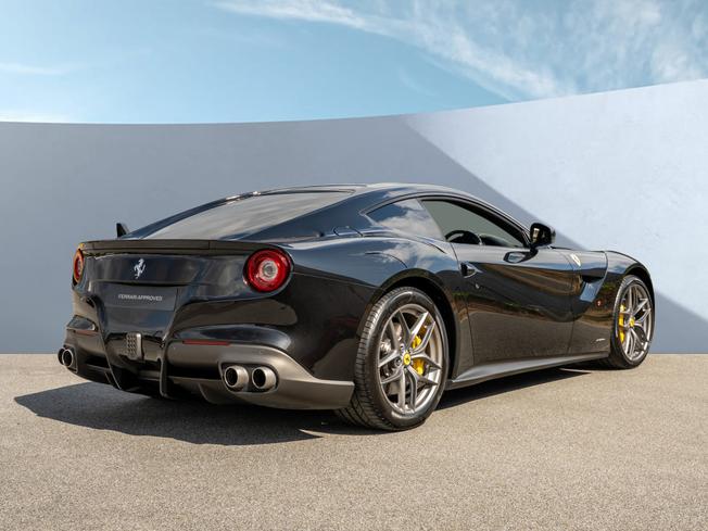 FERRARI F12 Berlinetta Photo 3