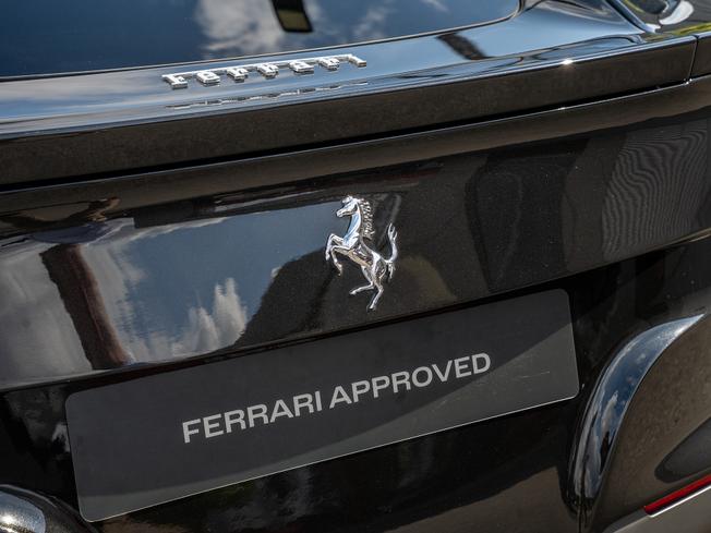FERRARI F12 Berlinetta Photo 30