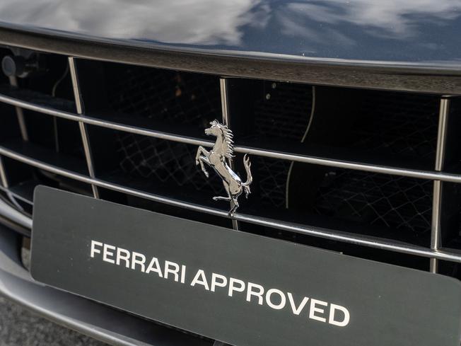 FERRARI F12 Berlinetta Photo 35