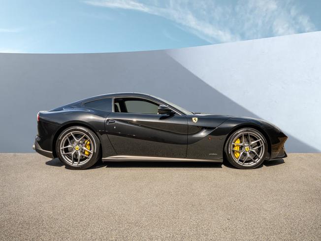 FERRARI F12 Berlinetta Photo 5
