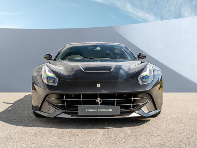 FERRARI F12 Berlinetta Photo 7