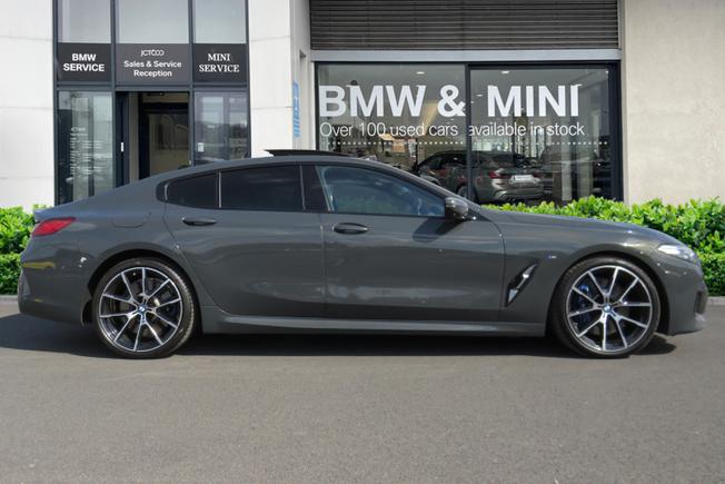 BMW 8 Series Photo 3