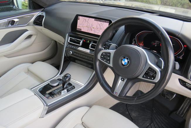 BMW 8 Series Photo 31
