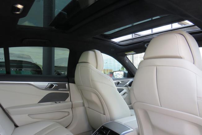 BMW 8 Series Photo 35