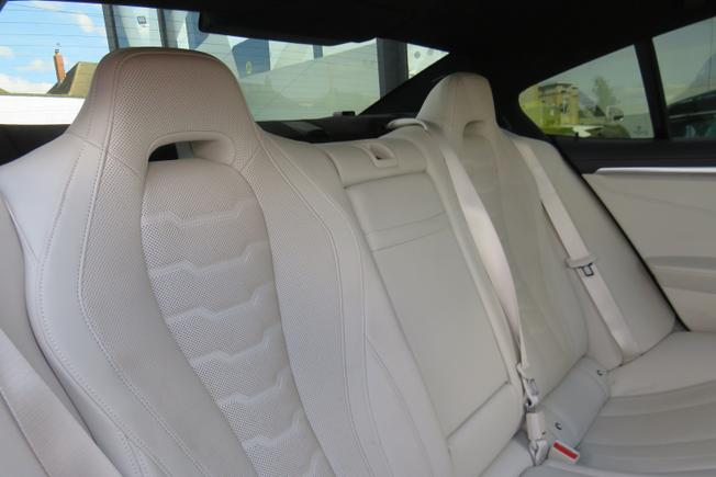 BMW 8 Series Photo 36