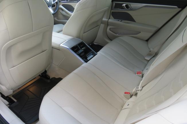 BMW 8 Series Photo 40