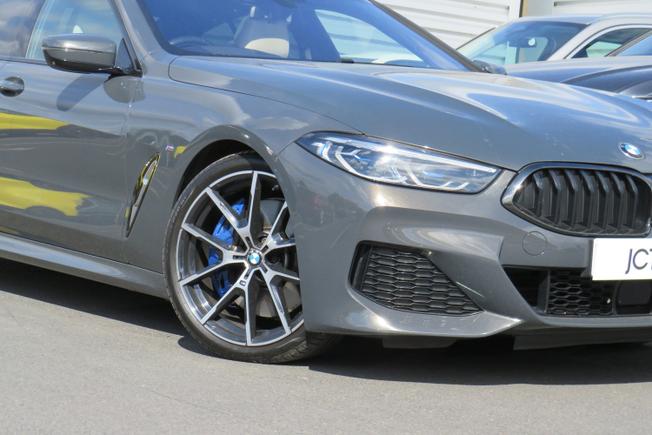 BMW 8 Series Photo 6