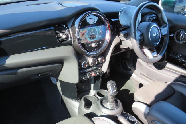 MINI Hatchback Photo 16