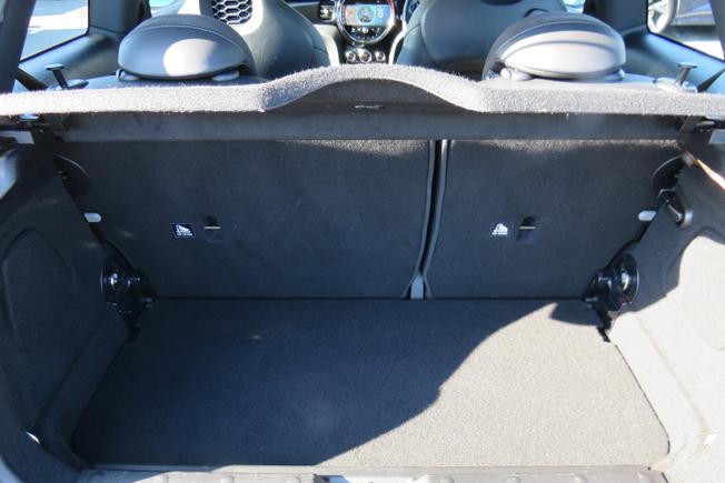 MINI Hatchback Photo 19