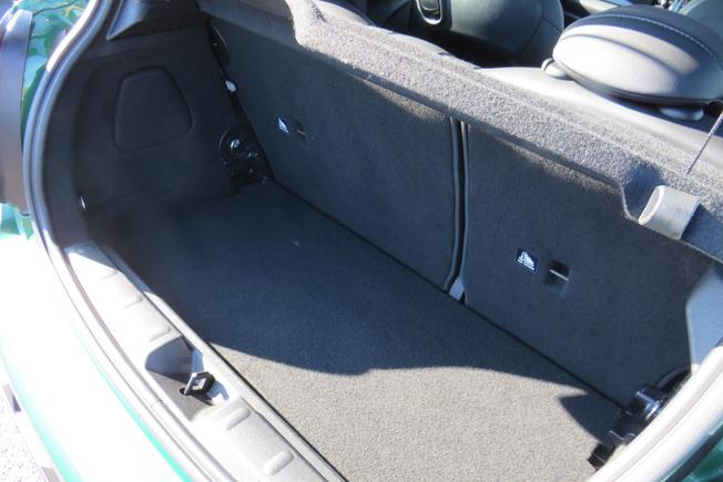 MINI Hatchback Photo 20