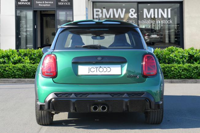 MINI Hatchback Photo 4