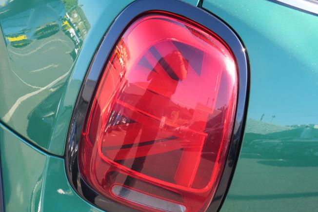 MINI Hatchback Photo 7
