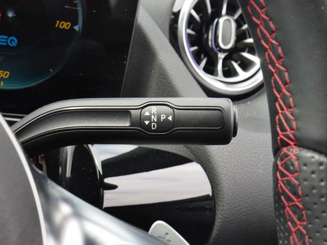 MERCEDES-BENZ Eqa Photo 14