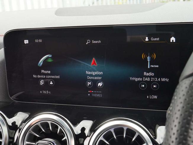 MERCEDES-BENZ Eqa Photo 20