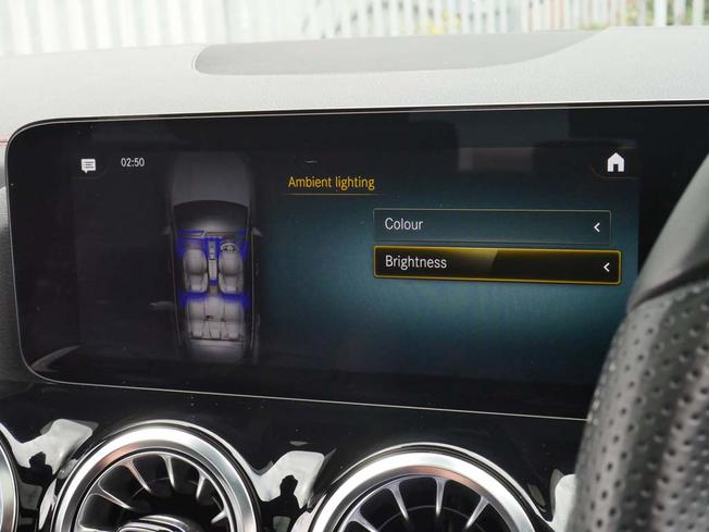 MERCEDES-BENZ Eqa Photo 23