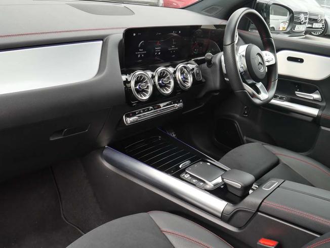 MERCEDES-BENZ Eqa Photo 3