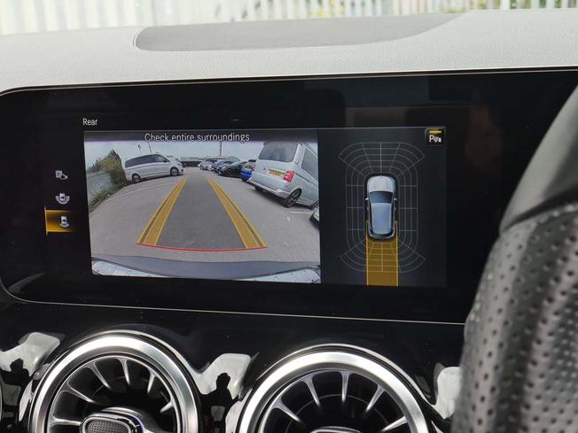 MERCEDES-BENZ Eqa Photo 31