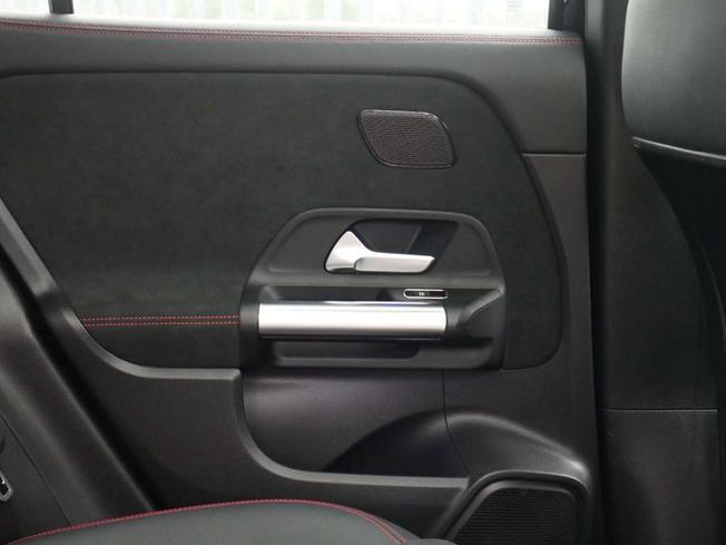 MERCEDES-BENZ Eqa Photo 38