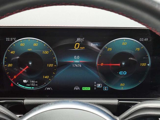 MERCEDES-BENZ Eqa Photo 4
