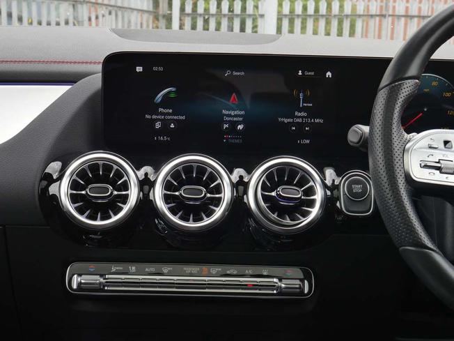 MERCEDES-BENZ Eqa Photo 45