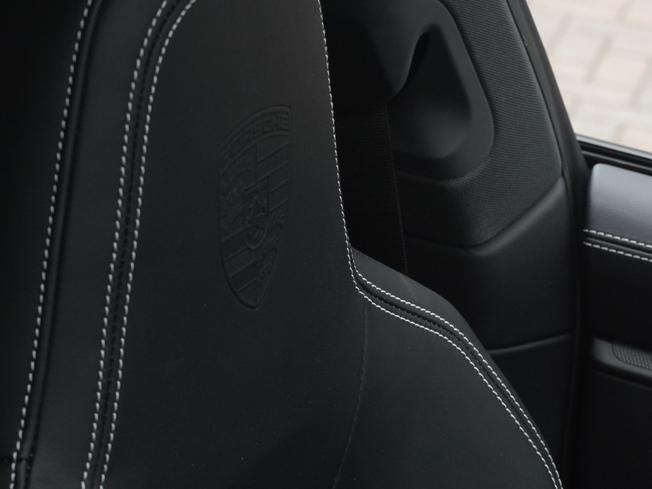 PORSCHE 911 Photo 15