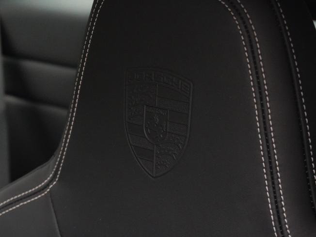 PORSCHE 911 Photo 16