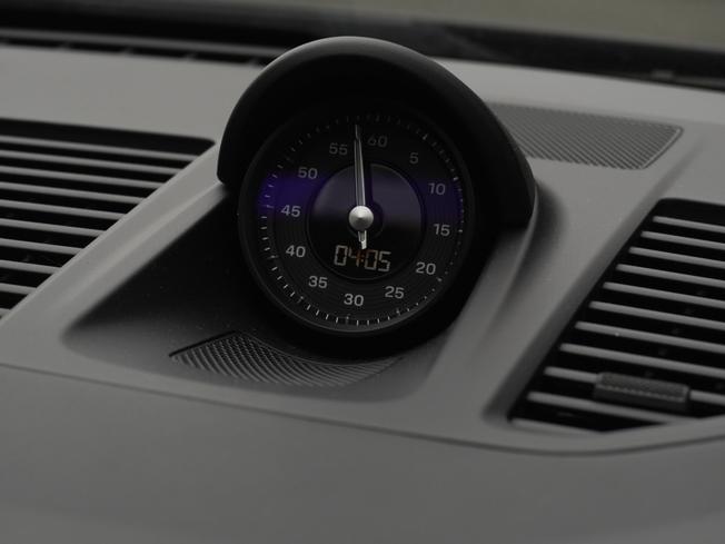 PORSCHE 911 Photo 23
