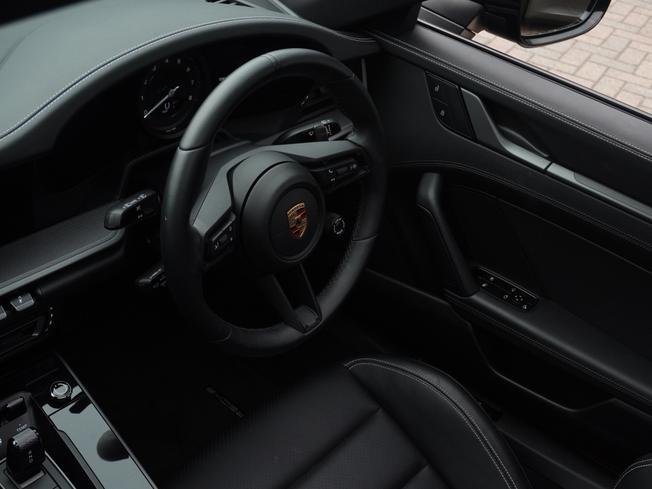 PORSCHE 911 Photo 3