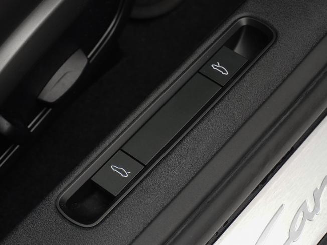 PORSCHE 911 Photo 32