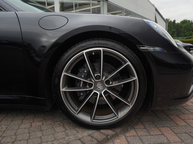 PORSCHE 911 Photo 4