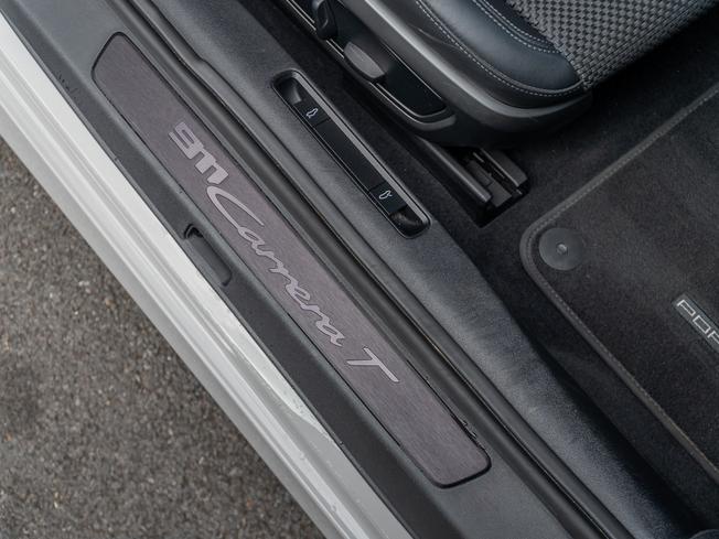 PORSCHE 911 Photo 26