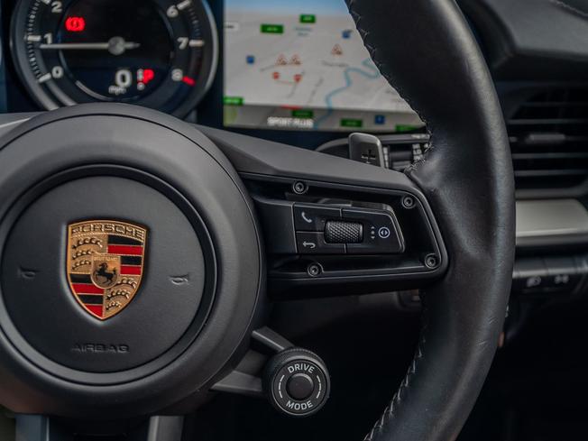 PORSCHE 911 Photo 28
