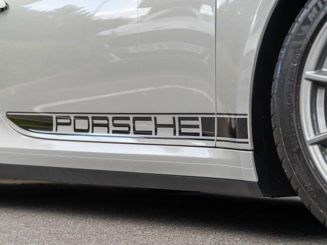 PORSCHE 911 Photo 36